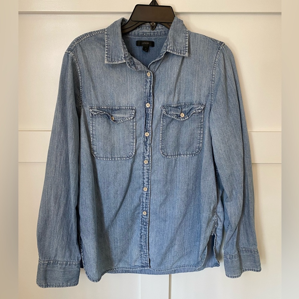 J‎ crew medium denim button front EUC